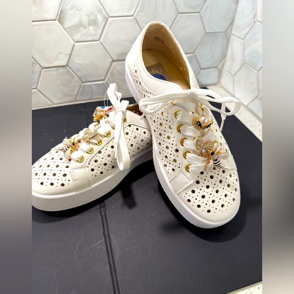 Dolce Vita DV Cutout Bejeweled Vita Bee Roxane Sneakers Size 7.5 Butterfly NEW
